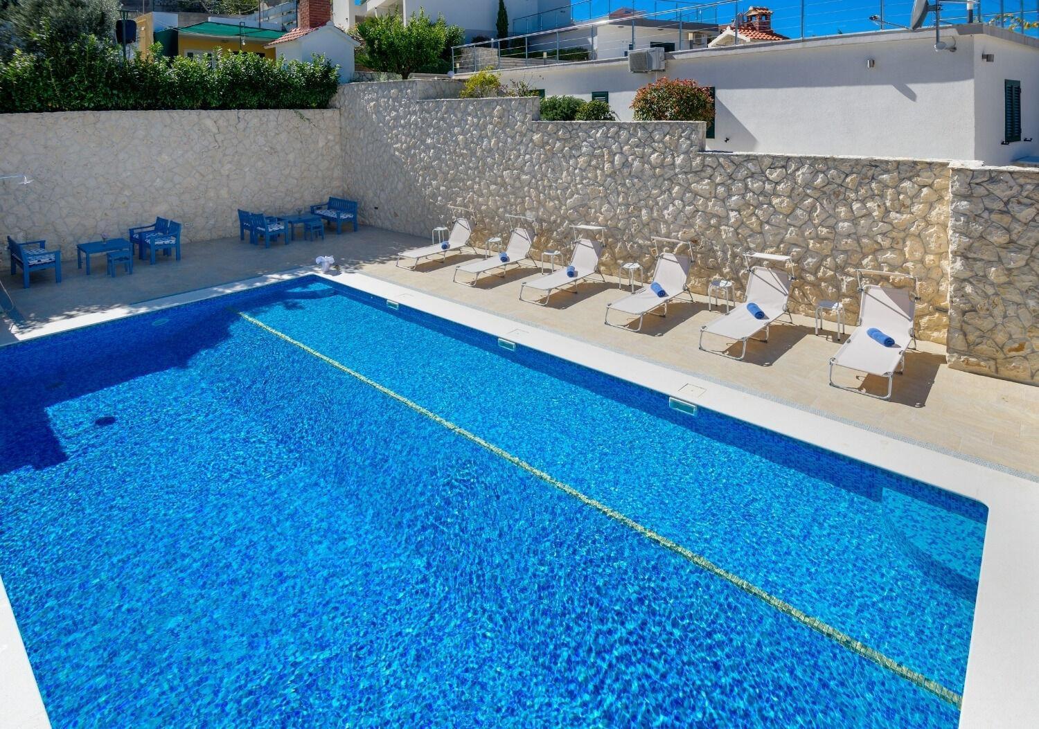 Apartments Bisernica-With Pool Ražanj Exteriör bild