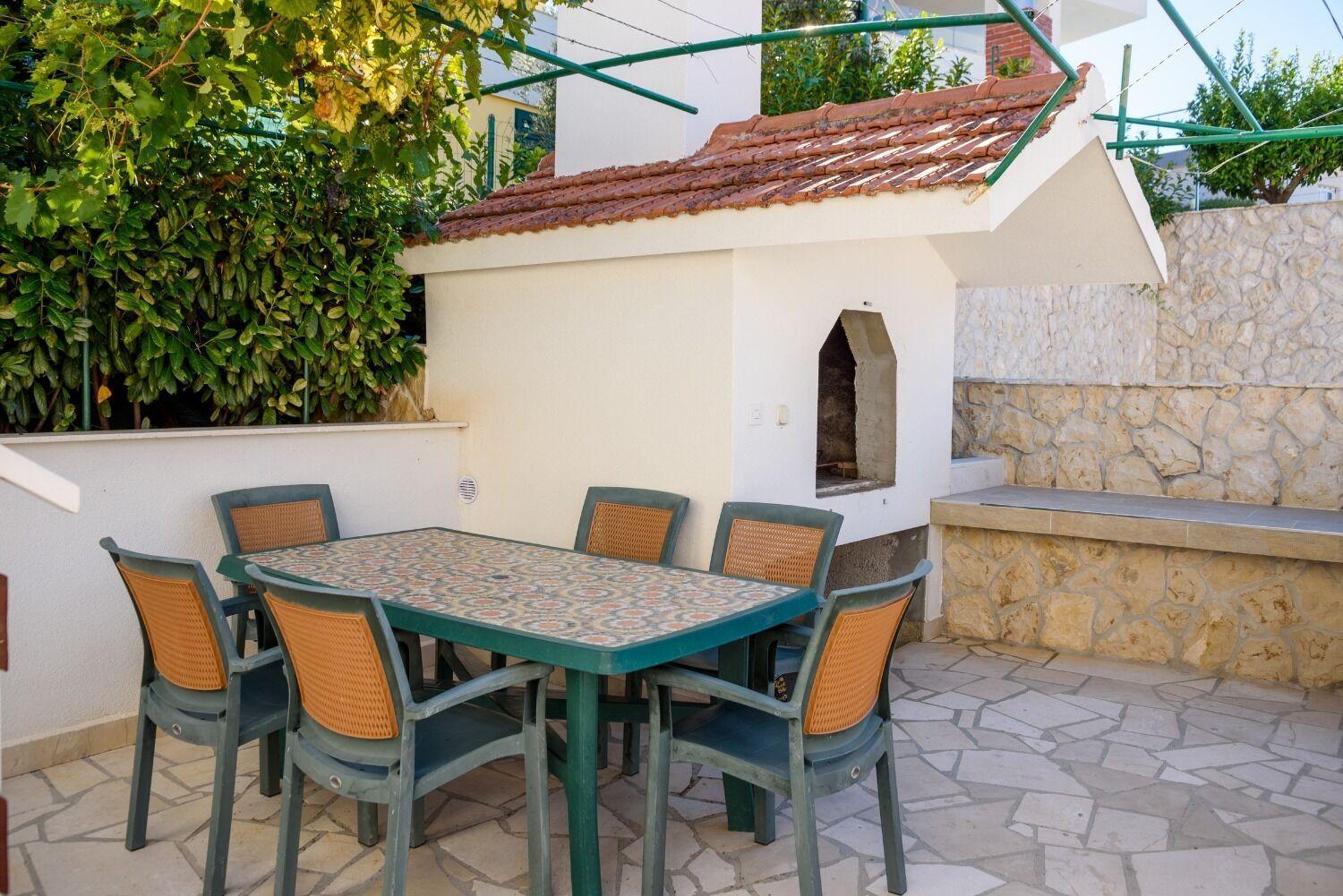 Apartments Bisernica-With Pool Ražanj Exteriör bild